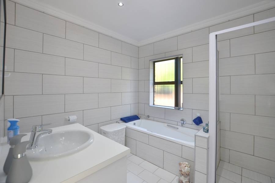 3 Bedroom Property for Sale in Everglen Western Cape